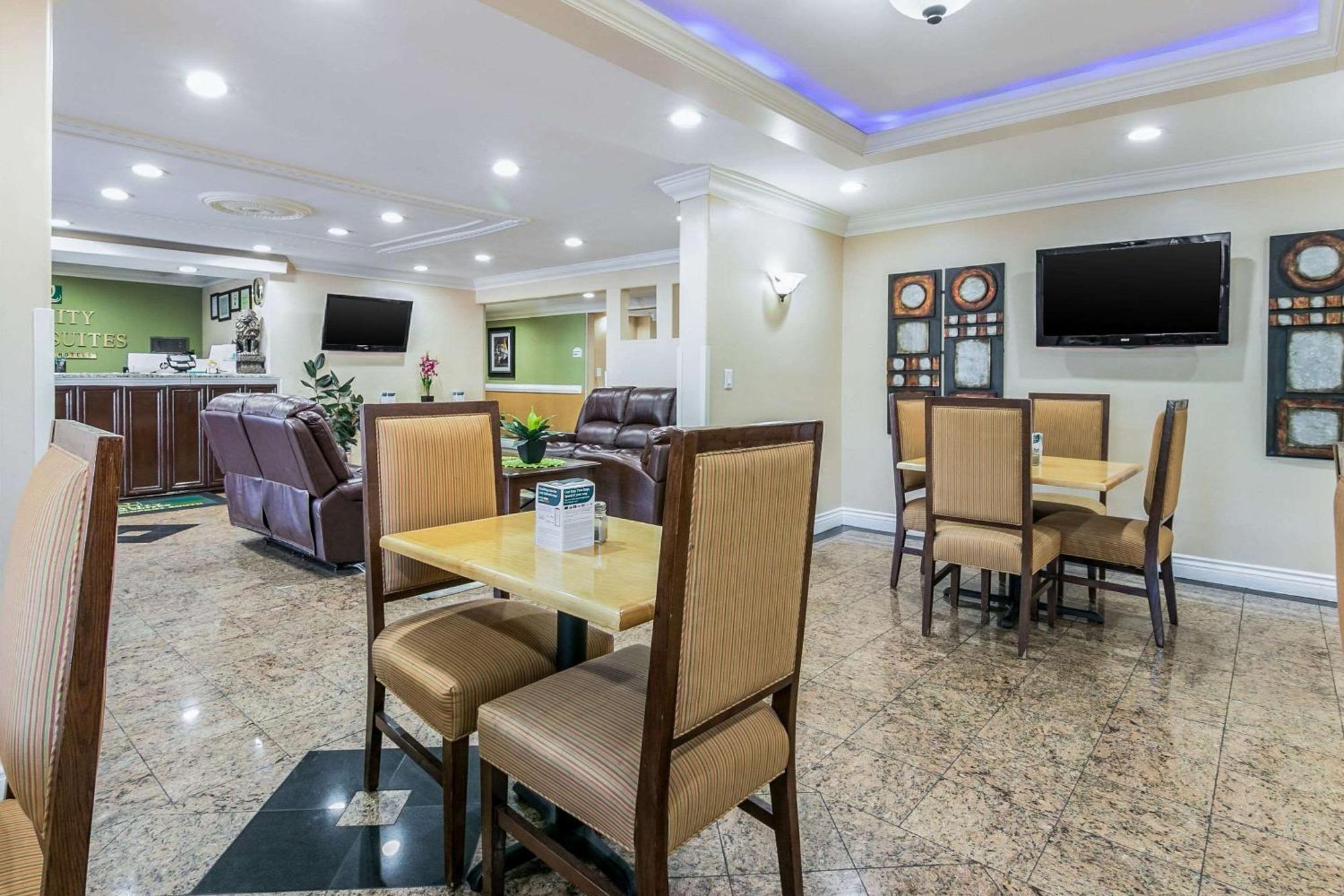 Quality Inn & Suites Atlanta Airport South College Park Exterior foto